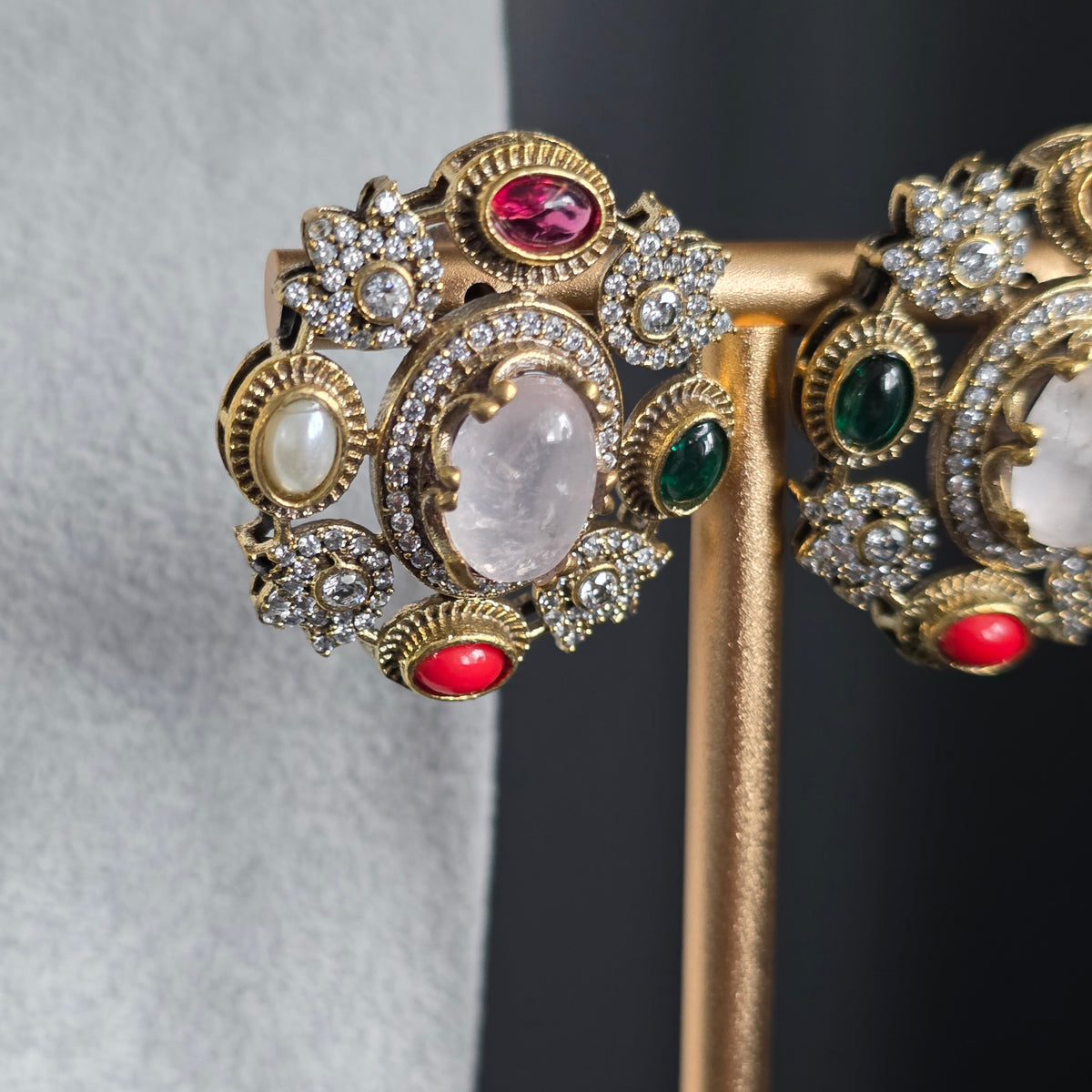 Elyzae Sabyasachi Pink & Blue Stone Chain Mala set