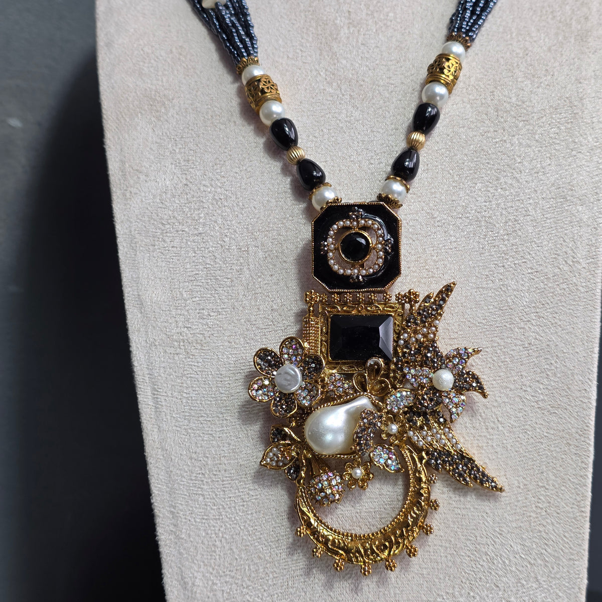 Black Motif Stone Mala Set