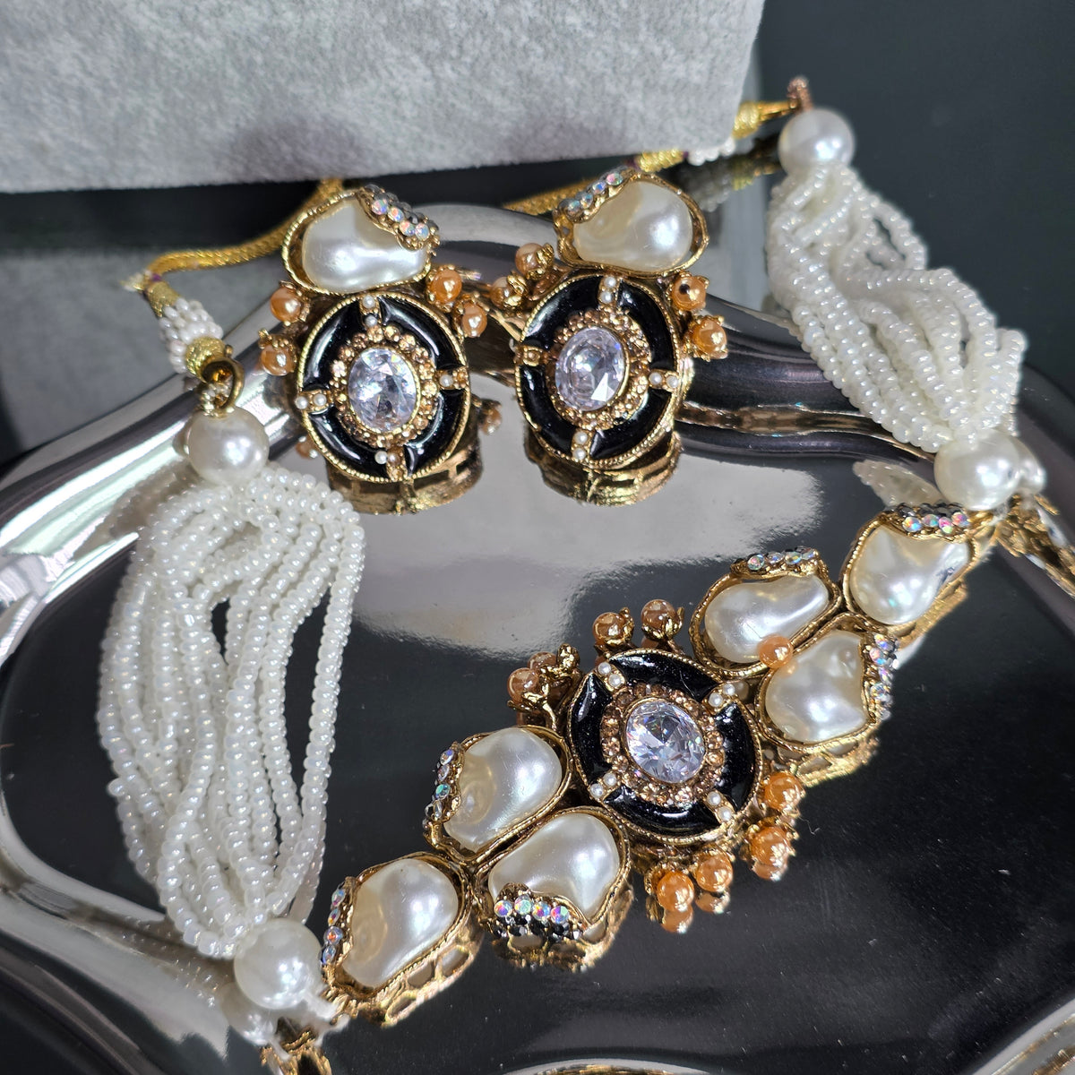 Elara Black Pearl Choker Set