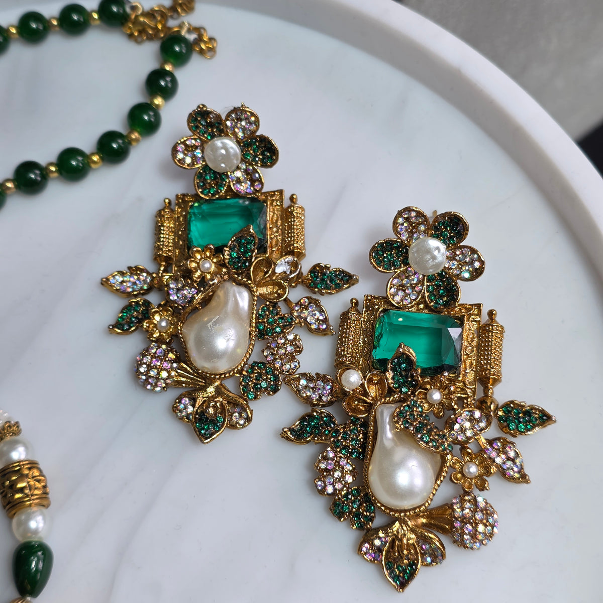 Elara Emerald Green Motif Stone Mala Set