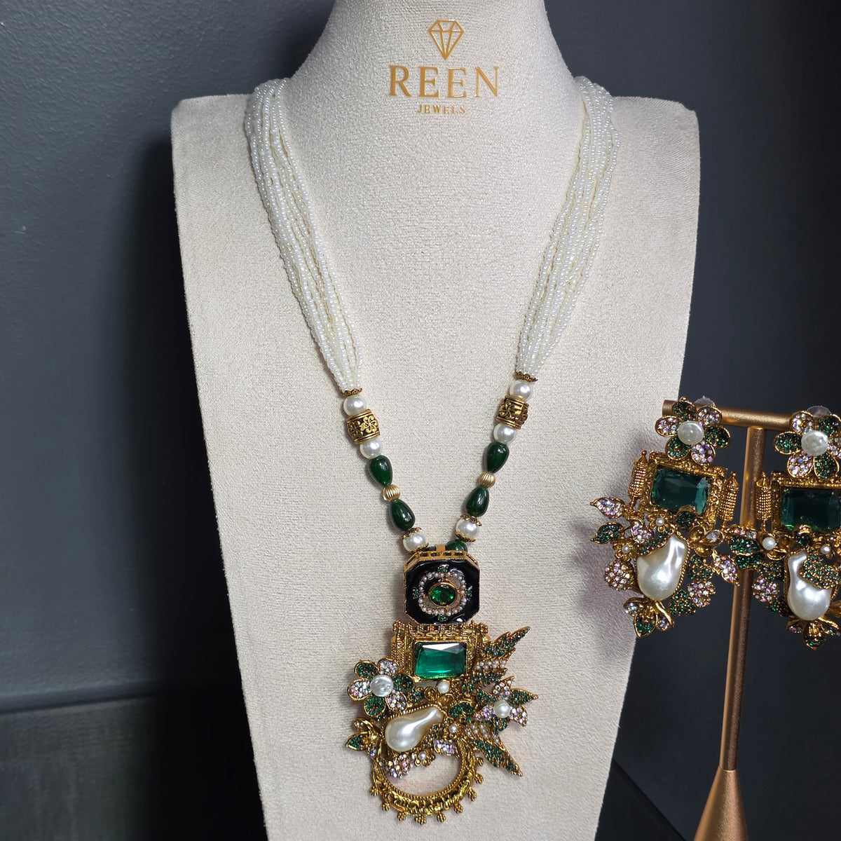 Elara Emerald Green Motif Stone Mala Set
