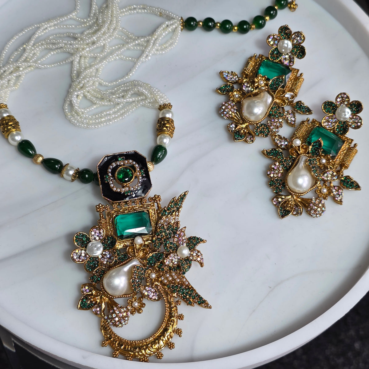 Elara Emerald Green Motif Stone Mala Set