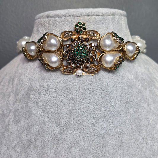 Elara Emerald Green Pearl Choker Set image 3
