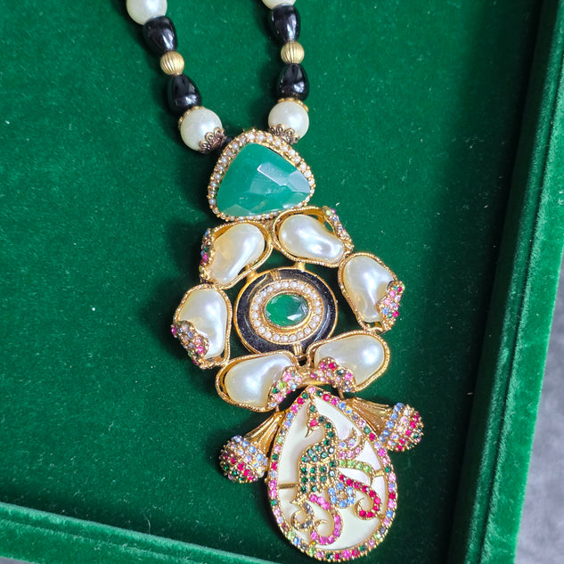 Elara Emerald Green & Cream Mala Set
