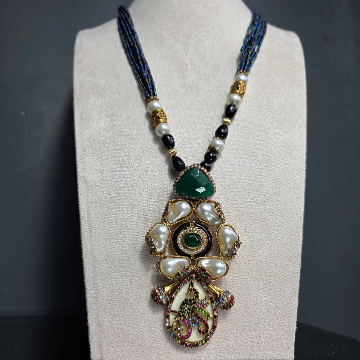 Elara Emerald Green & Cream Mala Set