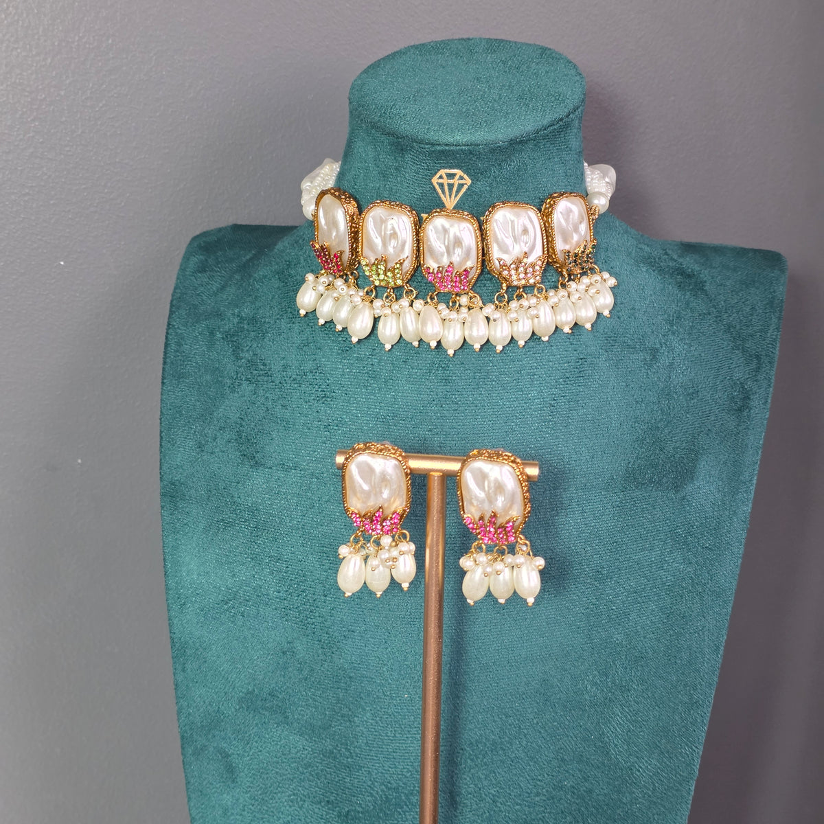 Elara Multi Pearl Choker Earring Set
