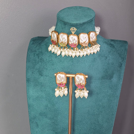 Elara Multi Pearl Choker Earring Set image 3