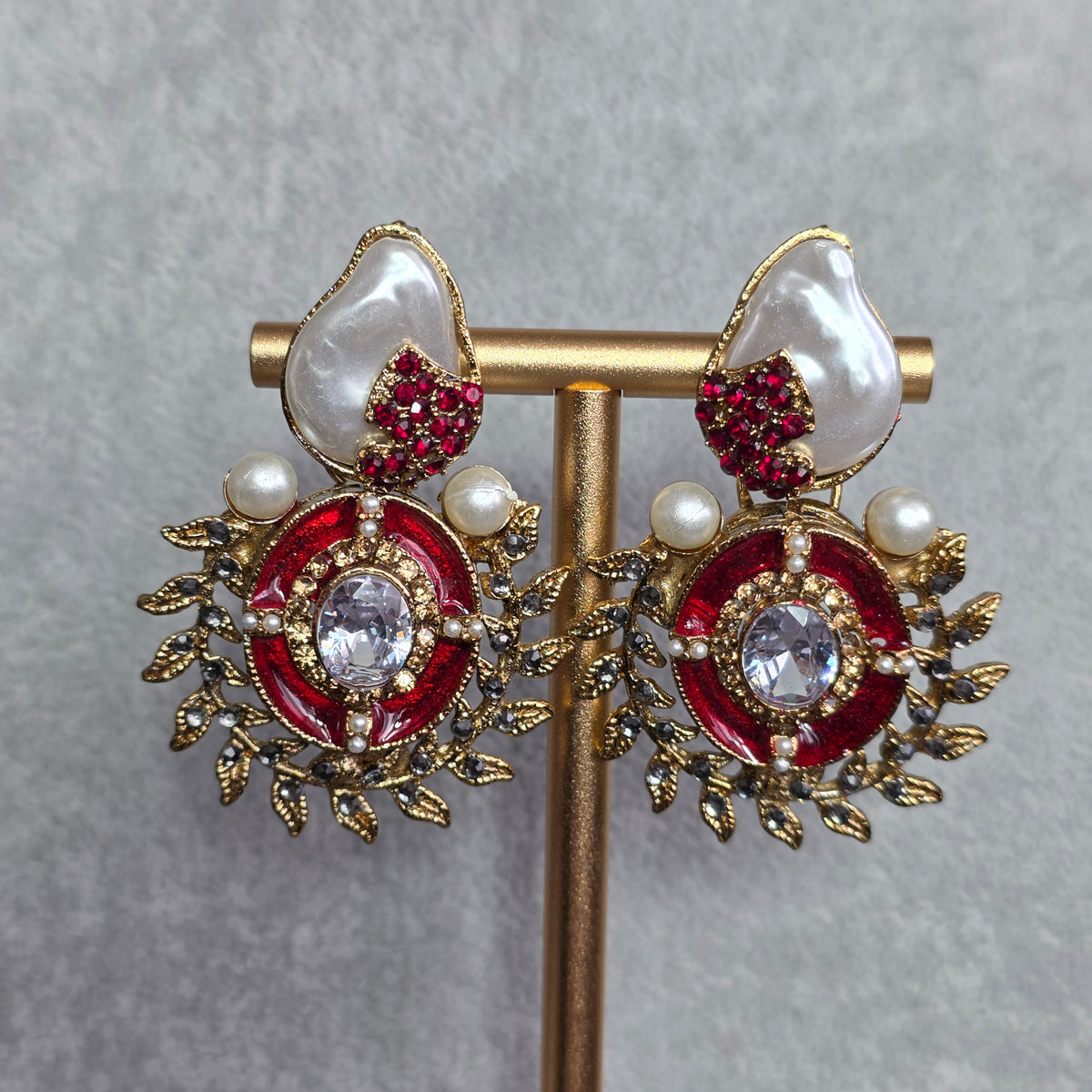Elara Red Pearl Choker Set