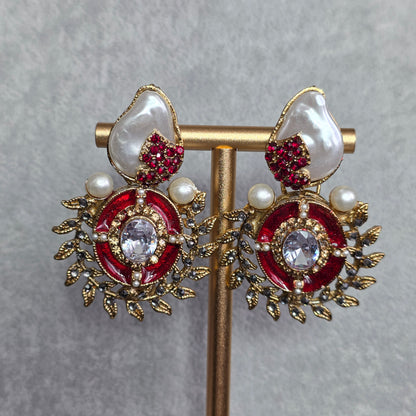 Elara Red Pearl Choker Set