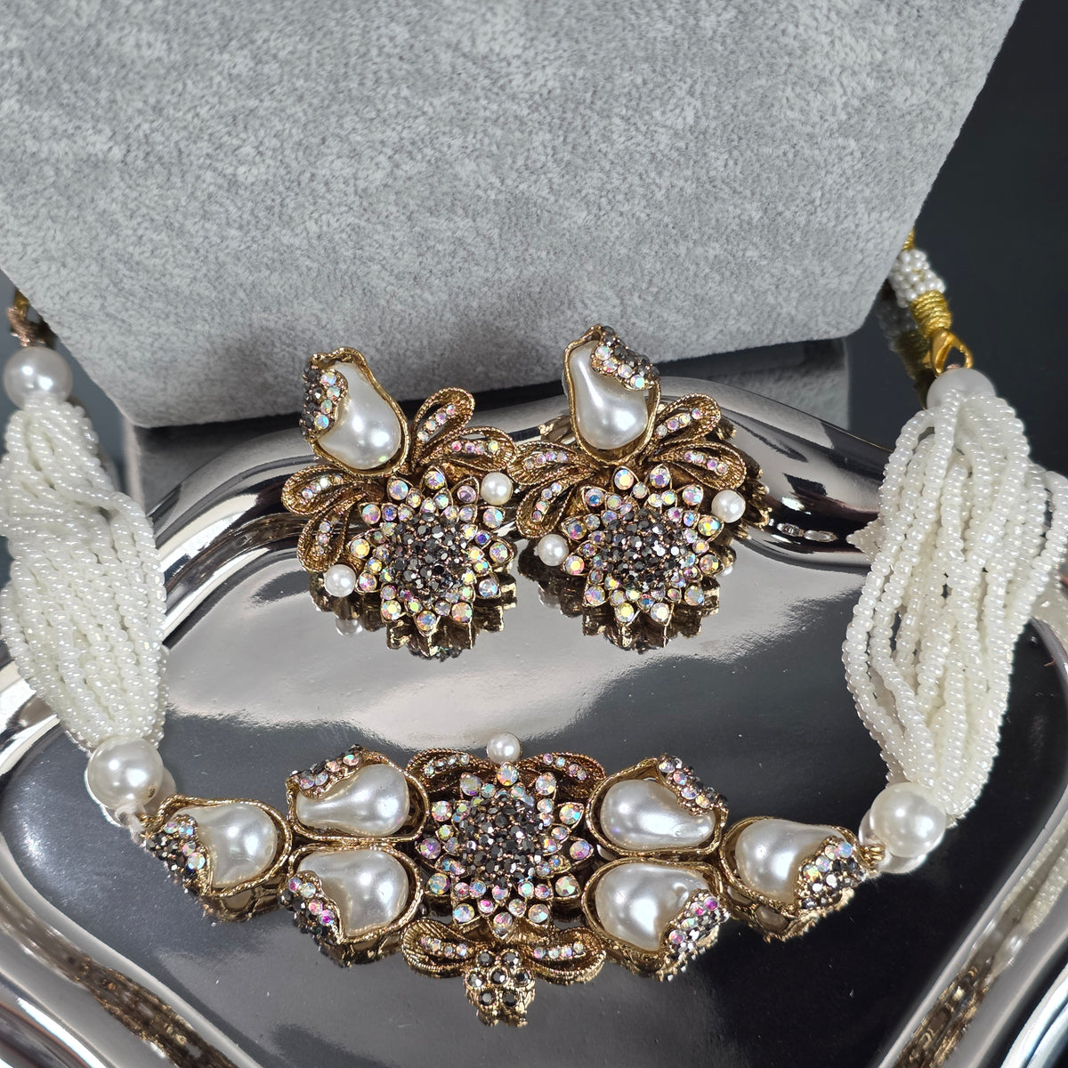 Elara Pearl iridescent choker set