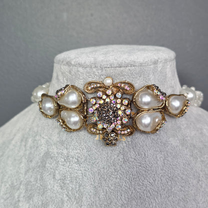 Elara Pearl iridescent choker set