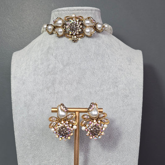 Elara Pearl iridescent choker set image 2