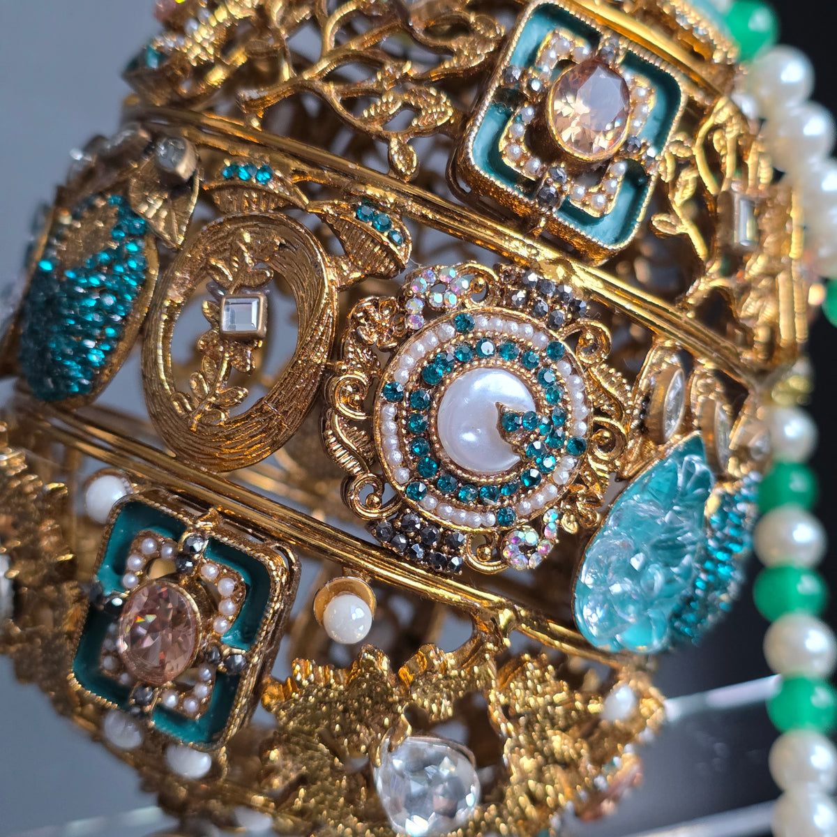 Emerald Green Encrusted Potli