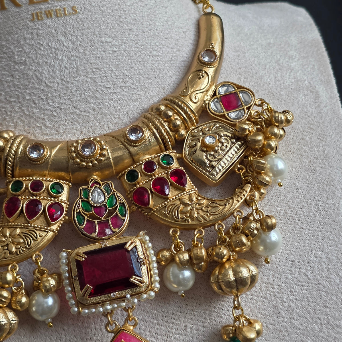 Eshale Fusion Hasli Necklace Set